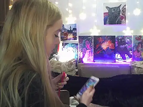 SecretSophia online show from 19, 3, 2025