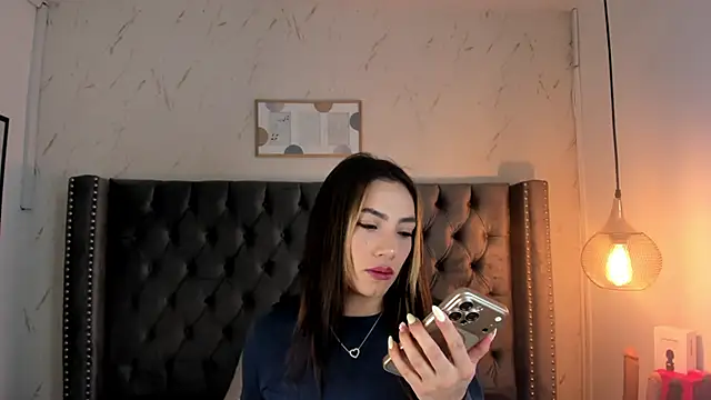 Snapshot of Kim_Blane chatting on 3, 5, 2026 Kim Blane online show from 3, 5, 2026