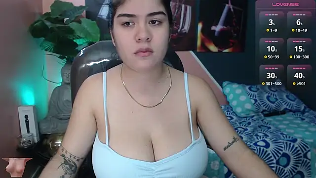 Snapshot of pearl_weet chatting on 9, 2, 2025 pearl weet online show from 9, 2, 2025