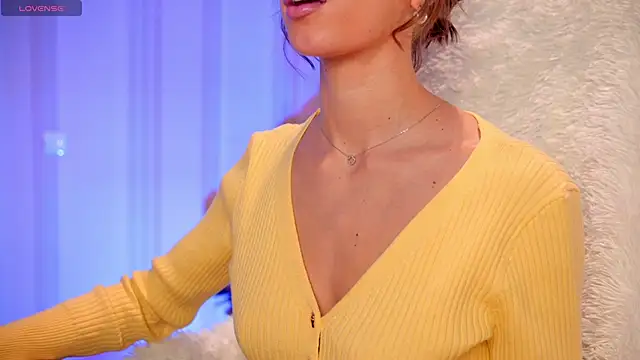 Danielle Thomas online show from 30, 1, 2025