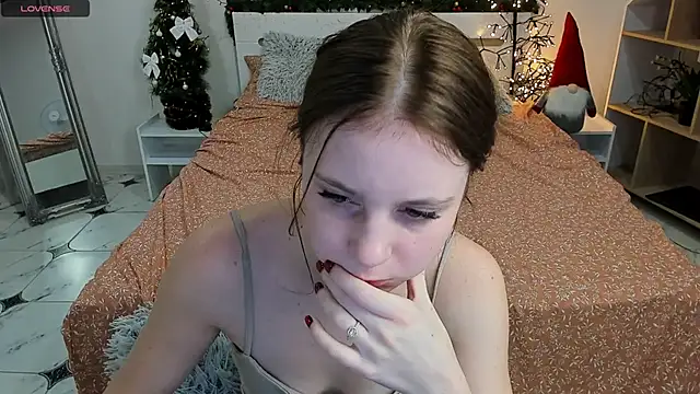 Snapshot of CharmedDoll chatting on 14, 12, 2024 CharmedDoll online show from 14, 12, 2024