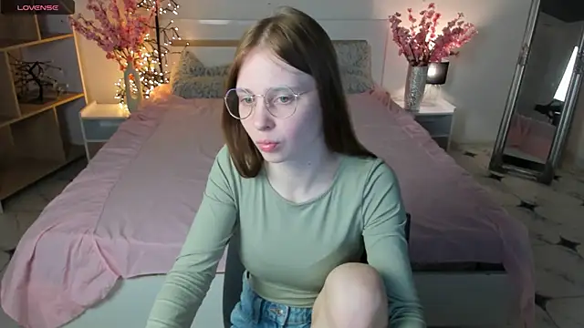 Snapshot of CharmedDoll chatting on 21, 3, 2025 CharmedDoll online show from 21, 3, 2025