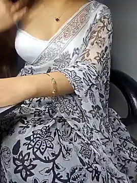 Snapshot of aliyaah_singh chatting on 13, 1, 2025 aliyaah singh online show from 13, 1, 2025