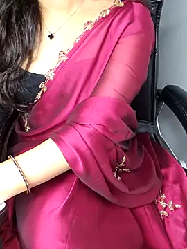 Snapshot of aliyaah_singh chatting on 29, 10, 2025 aliyaah singh online show from 29, 10, 2025