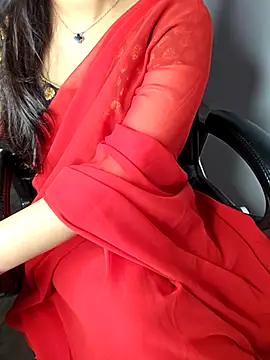 Snapshot of aliyaah_singh chatting on 18, 11, 2025 aliyaah singh online show from 18, 11, 2025