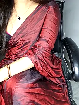 Snapshot of aliyaah_singh chatting on 19, 11, 2025 aliyaah singh online show from 19, 11, 2025