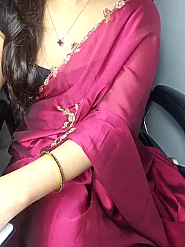 Snapshot of aliyaah_singh chatting on 19, 12, 2025 aliyaah singh online show from 19, 12, 2025