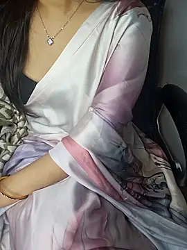 Snapshot of aliyaah_singh chatting on 6, 1, 2026 aliyaah singh online show from 6, 1, 2026