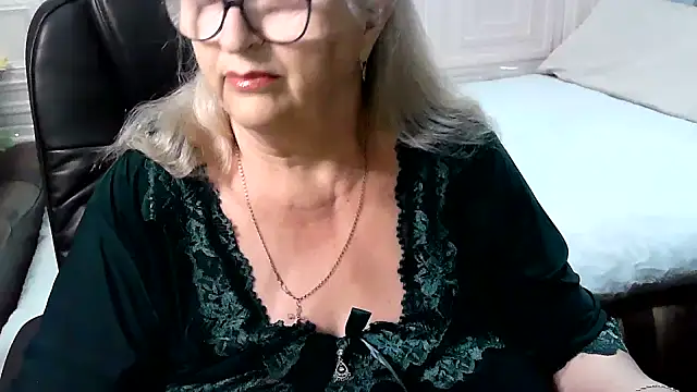 Snapshot of LolkaAlyss chatting on 6, 4, 2026 LolkaAlyss online show from 6, 4, 2026
