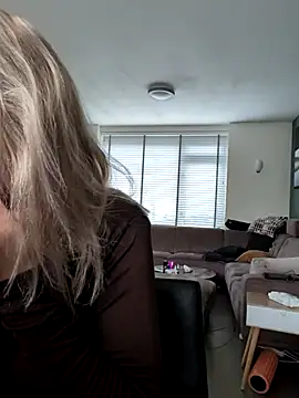 NaomiAndFriends online show from 22, 10, 2025