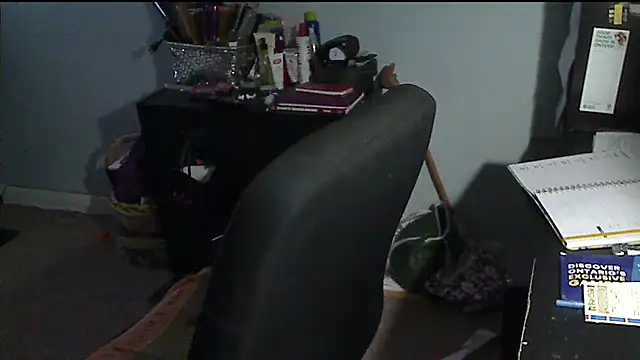 Snapshot of XTRAHORNYONE chatting on 18, 11, 2025 XTRAHORNYONE online show from 18, 11, 2025