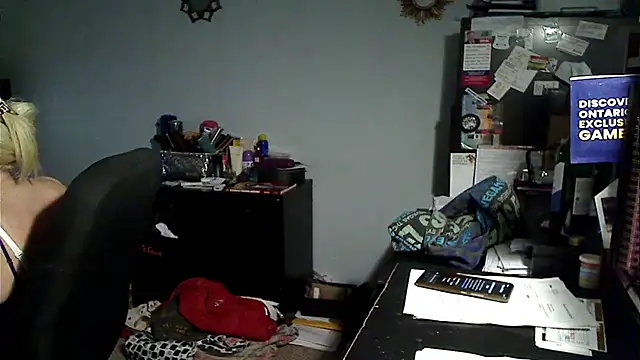 Snapshot of XTRAHORNYONE chatting on 11, 4, 2026 XTRAHORNYONE online show from 11, 4, 2026