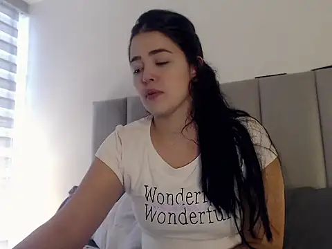 Aleska  Bell online show from 5, 12, 2025