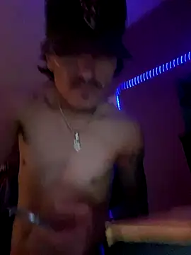 Snapshot of Jbizzle247 chatting on 13, 11, 2025 Jbizzle247 online show from 13, 11, 2025