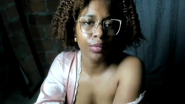 Snapshot of thaimy_ chatting on 25, 6, 2026 thaimy online show from 25, 6, 2026