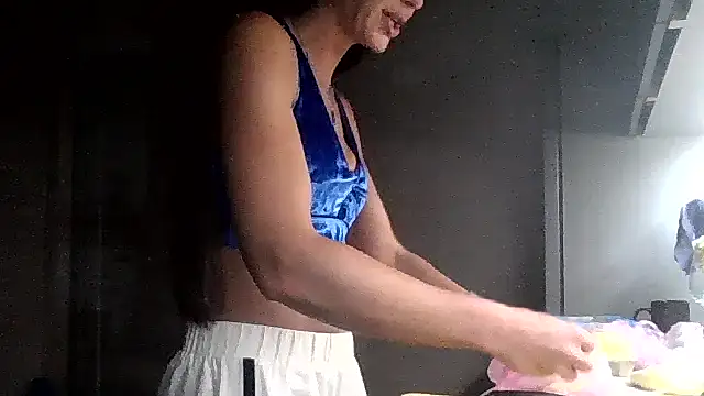 Snapshot of JulianaGold1 chatting on 14, 9, 2025 JulianaGold1 online show from 14, 9, 2025