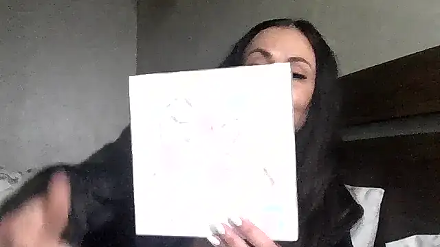 Snapshot of JulianaGold1 chatting on 13, 10, 2025 JulianaGold1 online show from 13, 10, 2025