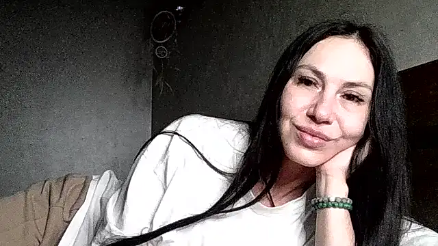 Snapshot of JulianaGold1 chatting on 12, 2, 2026 JulianaGold1 online show from 12, 2, 2026