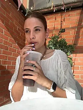 alana15 online show from 22, 4, 2026