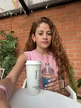 Snapshot of alana15 chatting on 7, 5, 2026 alana15 online show from 7, 5, 2026