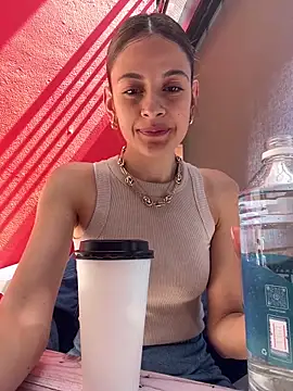 Snapshot of alana15 chatting on 9, 5, 2026 alana15 online show from 9, 5, 2026