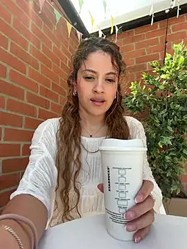 Snapshot of alana15 chatting on 21, 6, 2026 alana15 online show from 21, 6, 2026