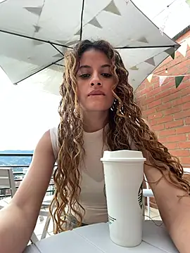 Snapshot of alana15 chatting on 15, 7, 2026 alana15 online show from 15, 7, 2026