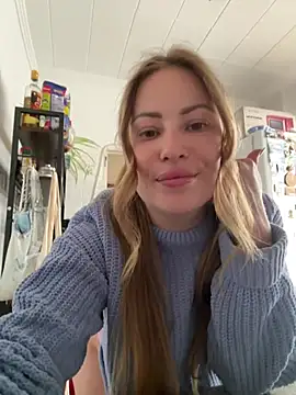 AlisaWhite online show from 12, 4, 2026