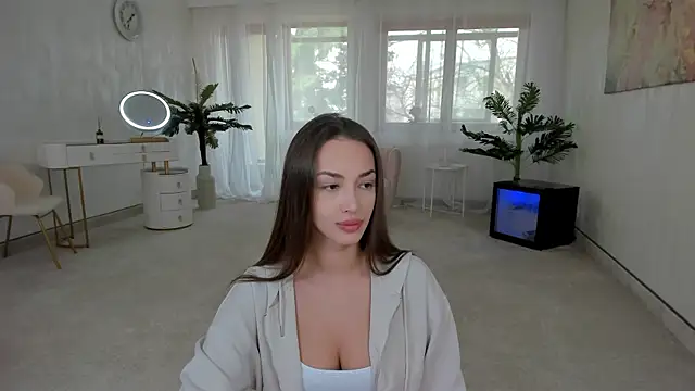 TiffanyHouston  online show from 12, 1, 2025