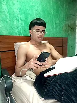 Snapshot of pinedasex777 chatting on 12, 10, 2025 pinedasex777 online show from 12, 10, 2025