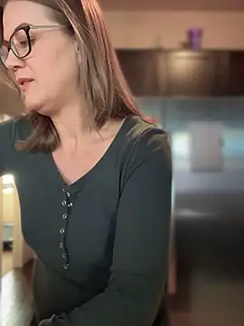 MaiseKnox online show from 11, 11, 2025