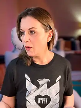 MaiseKnox online show from 4, 3, 2026