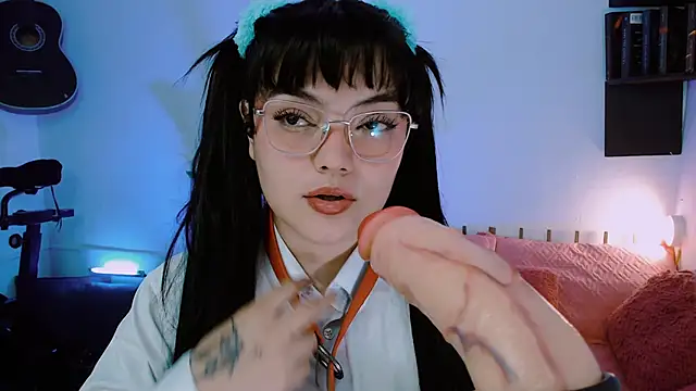 alexa11  online show from 1, 2, 2025