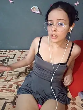 Snapshot of NinaSweet2 chatting on 27, 10, 2025 NinaSweet2 online show from 27, 10, 2025