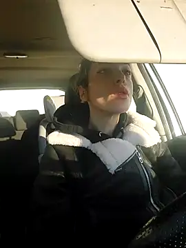 Snapshot of JoLeNe27 chatting on 6, 4, 2026 JoLeNe27 online show from 6, 4, 2026