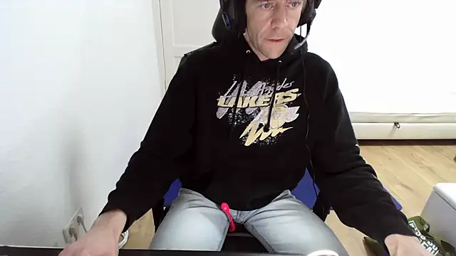 Snapshot of fit_ass_2021 chatting on 25, 2, 2025 fit ass 2021 online show from 25, 2, 2025