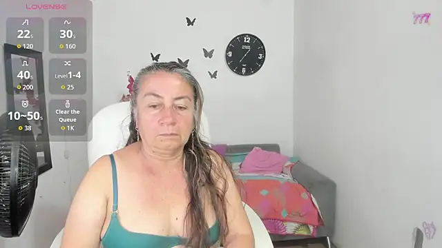Snapshot of stepmother_105 chatting on 28, 5, 2026 stepmother 105 online show from 28, 5, 2026