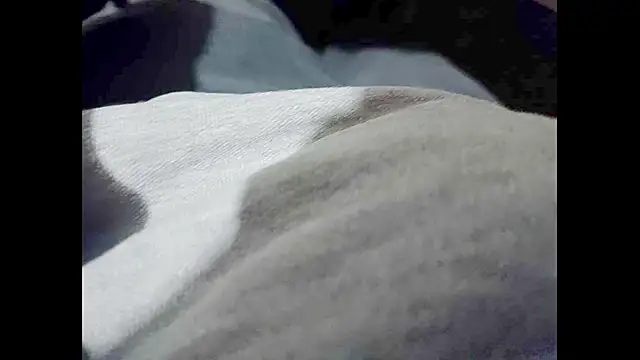 hairyuncut00 online show from 13, 1, 2025