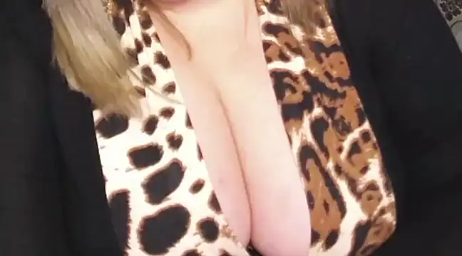 Snapshot of Nimphotease chatting on 10, 12, 2024 Nimphotease online show from 10, 12, 2024