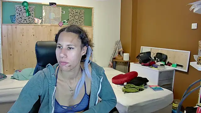 Snapshot of AaliyahHarris chatting on 14, 6, 2026 AaliyahHarris online show from 14, 6, 2026