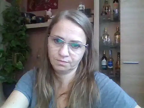 Snapshot of Blonikicia chatting on 27, 11, 2025 Blonikicia online show from 27, 11, 2025