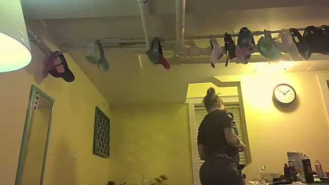 MaddisonX online show from 1, 12, 2025