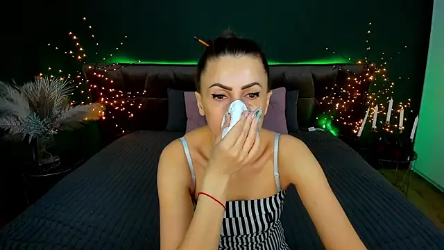 Snapshot of Rebecca_Diamond chatting on 3, 3, 2026 Rebecca Diamond online show from 3, 3, 2026