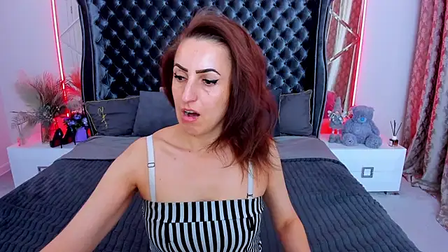 Snapshot of Rebecca_Diamond chatting on 21, 4, 2026 Rebecca Diamond online show from 21, 4, 2026
