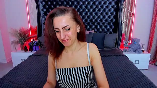 Snapshot of Rebecca_Diamond chatting on 26, 4, 2026 Rebecca Diamond online show from 26, 4, 2026