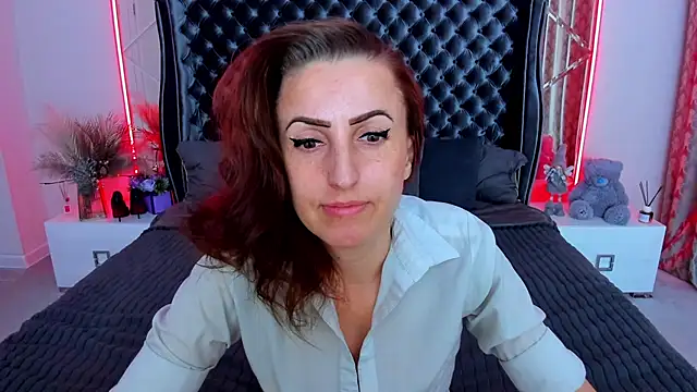 Snapshot of Rebecca_Diamond chatting on 11, 5, 2026 Rebecca Diamond online show from 11, 5, 2026