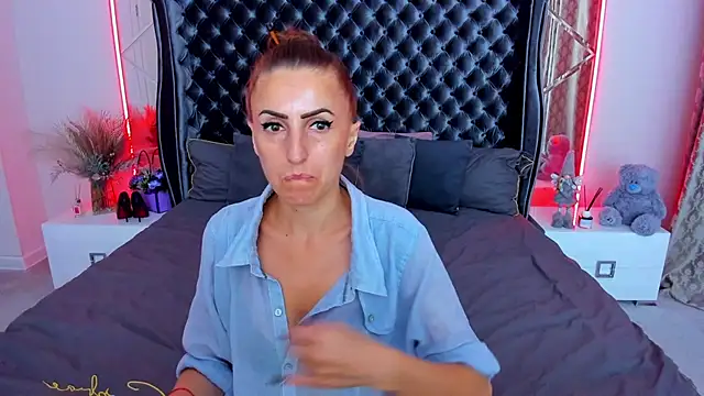 Snapshot of Rebecca_Diamond chatting on 1, 7, 2026 Rebecca Diamond online show from 1, 7, 2026