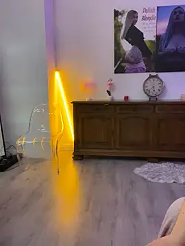 Cute-Alice online show from 10, 4, 2026