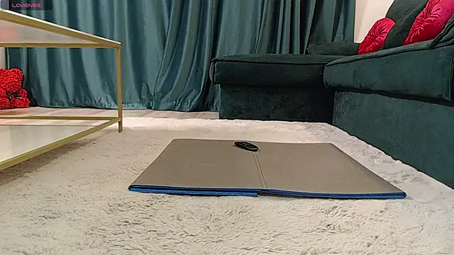 natasha-bigas online show from 8, 10, 2025