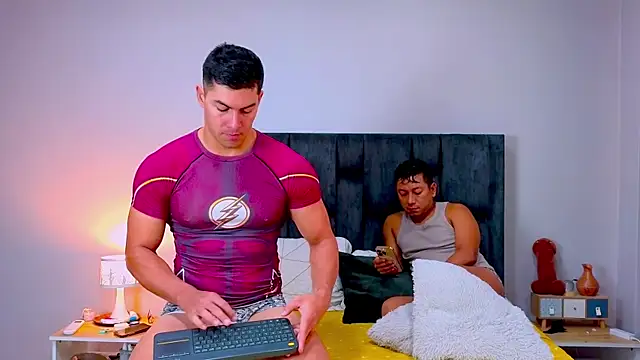 FelipeAndMarcello3 online show from 20, 4, 2026